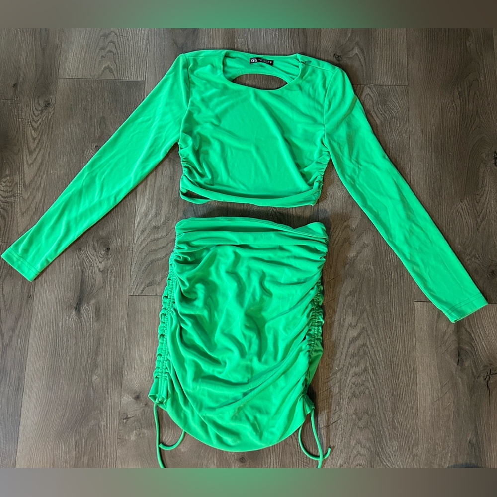 ZARA Neon Green Cutout Top & Ruched Mini Skirt Set – Size S